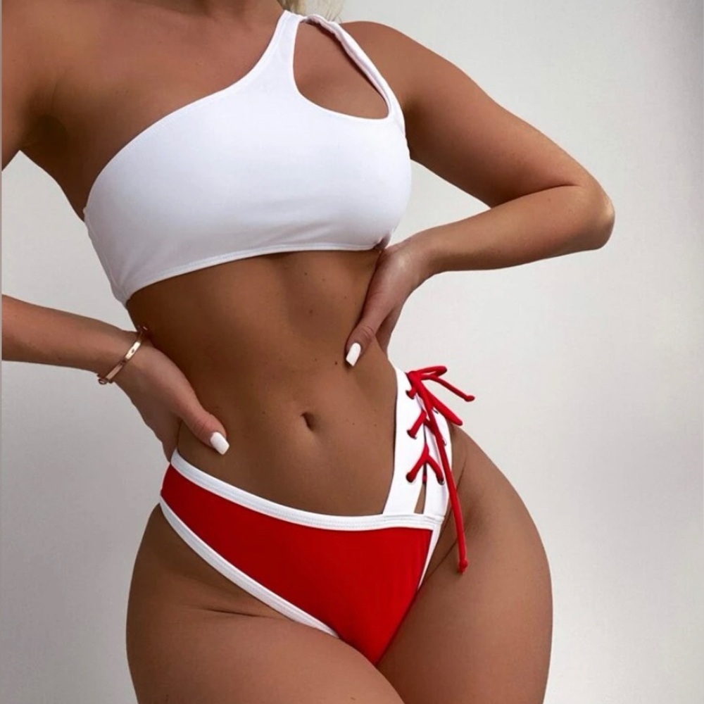 Beautiful Color Block Asymmetrical One Shoulder Bikini Swimsuit 🌊💫